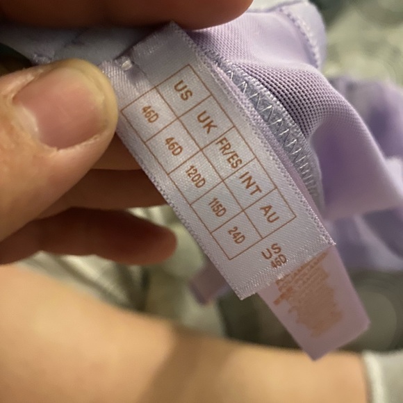 Bra - Picture 1 of 4